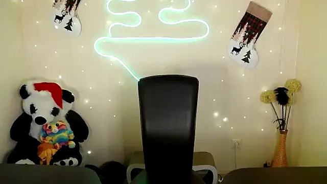 Snapshot of Mike_severi2 chatting on December 2024 01:11:02 PM Mike severi2 online show from December 2024 01:11:02 PM