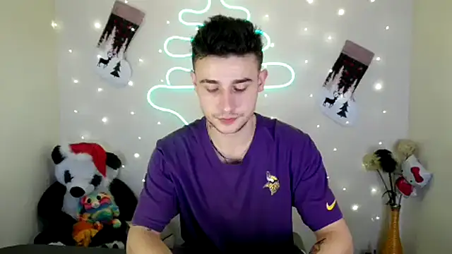 Snapshot of Mike_severi2 chatting on December 2024 08:18:01 AM Mike severi2 online show from December 2024 08:18:01 AM