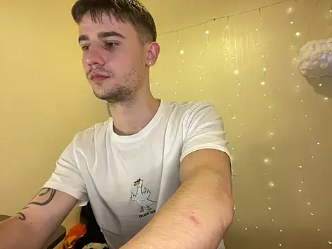 Snapshot of Mike_severi2 chatting on February 2025 01:22:01 PM Mike severi2 online show from February 2025 01:22:01 PM