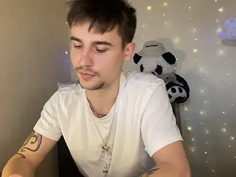 Snapshot of Mike_severi2 chatting on February 2025 01:19:02 PM Mike severi2 online show from February 2025 01:19:02 PM