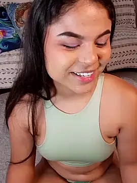 Snapshot of Cleo_hills chatting on February 2025 01:07:01 PM Cleo hills online show from February 2025 01:07:01 PM