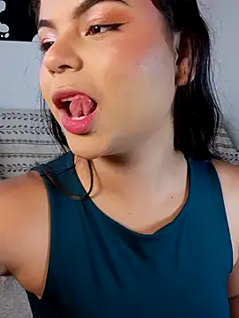 Snapshot of Cleo_hills chatting on March 2025 01:12:02 PM Cleo hills online show from March 2025 01:12:02 PM