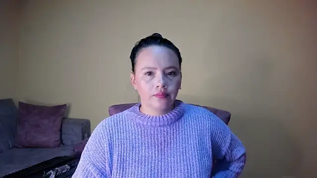 lauraguzman online show from March 2026 02:48:01 AM
