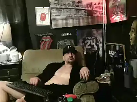 Snapshot of RM_Discov3ri3z chatting on January 2025 01:42:02 AM RM Discov3ri3z online show from January 2025 01:42:02 AM