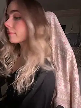 SkyBriii online show from March 2025 04:35:01 PM