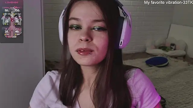 Snapshot of ValBae chatting on January 2025 03:53:02 PM ValBae online show from January 2025 03:53:02 PM