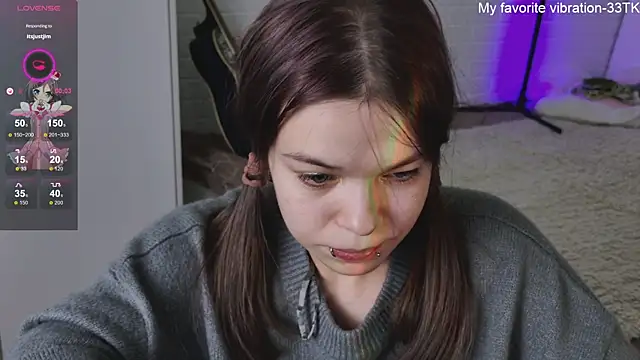 Snapshot of ValBae chatting on January 2025 06:34:02 PM ValBae online show from January 2025 06:34:02 PM