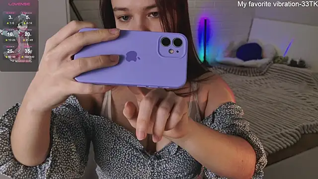 Snapshot of ValBae chatting on January 2025 04:27:02 PM ValBae online show from January 2025 04:27:02 PM