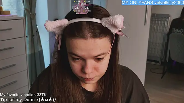 Snapshot of ValBae chatting on February 2025 12:03:02 PM ValBae online show from February 2025 12:03:02 PM