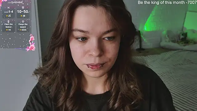 Snapshot of ValBae chatting on March 2025 11:53:01 AM ValBae online show from March 2025 11:53:01 AM