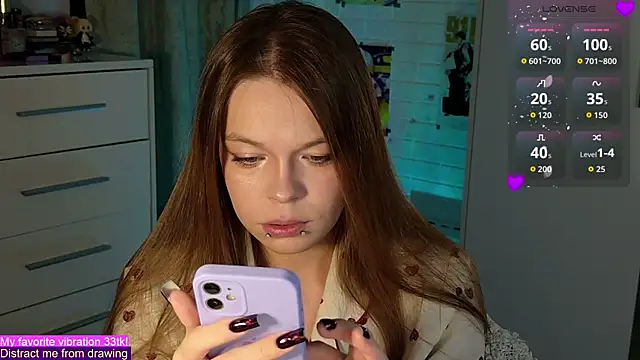 Snapshot of ValBae chatting on September 2025 08:02:02 PM ValBae online show from September 2025 08:02:02 PM