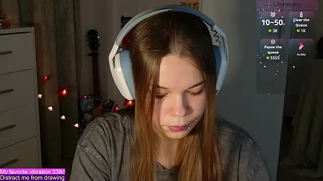 Snapshot of ValBae chatting on October 2025 09:06:01 PM ValBae online show from October 2025 09:06:01 PM