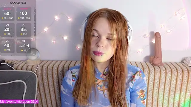 Snapshot of ValBae chatting on November 2025 09:47:01 PM ValBae online show from November 2025 09:47:01 PM