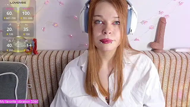 Snapshot of ValBae chatting on November 2025 09:36:02 PM ValBae online show from November 2025 09:36:02 PM