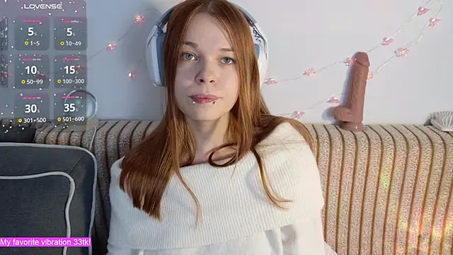 Snapshot of ValBae chatting on November 2025 09:40:01 PM ValBae online show from November 2025 09:40:01 PM