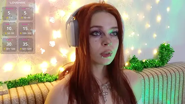 Snapshot of ValBae chatting on December 2025 10:03:01 PM ValBae online show from December 2025 10:03:01 PM