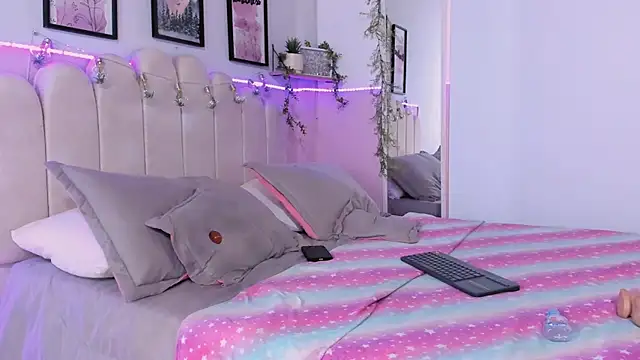 Camile Diazzz online show from February 2025 05:20:01 PM