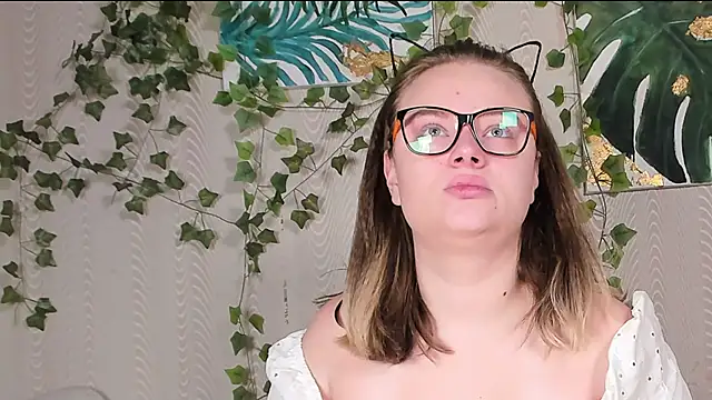 Seductive She Wolf online show from October 2025 08:06:01 AM