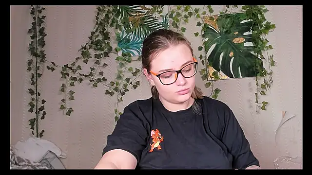 Seductive She Wolf online show from October 2025 12:49:02 PM