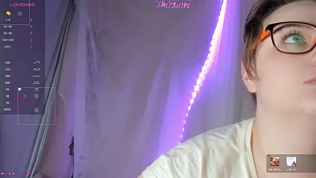 Snapshot of Seductive_She_Wolf chatting on July 2026 02:34:01 PM Seductive She Wolf online show from July 2026 02:34:01 PM