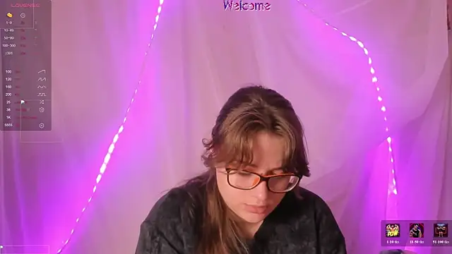Snapshot of Seductive_She_Wolf chatting on July 2026 03:27:02 PM Seductive She Wolf online show from July 2026 03:27:02 PM