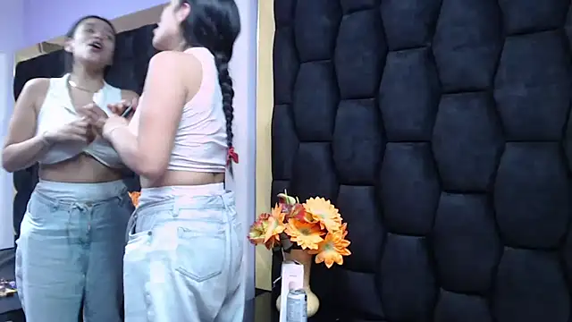 Snapshot of Sarah_Hornny chatting on January 2025 02:57:01 AM Sarah Hornny online show from January 2025 02:57:01 AM