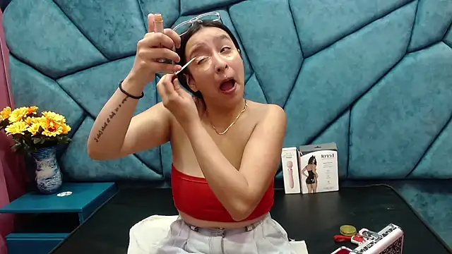 Snapshot of Sarah_Hornny chatting on January 2025 02:53:02 AM Sarah Hornny online show from January 2025 02:53:02 AM