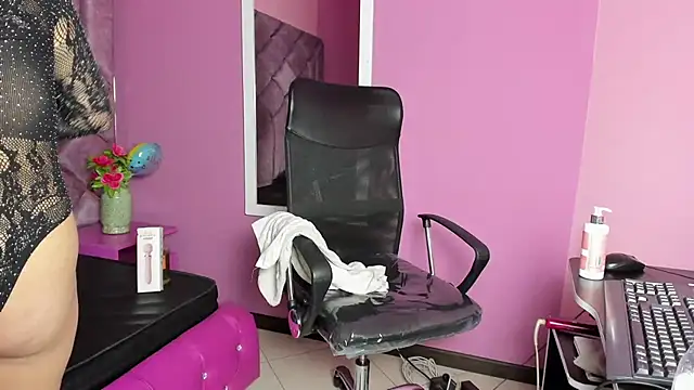 Snapshot of Sarah_Hornny chatting on March 2025 10:22:01 AM Sarah Hornny online show from March 2025 10:22:01 AM