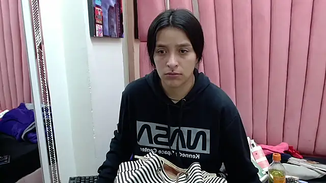 Snapshot of Sarah_Hornny chatting on March 2025 03:22:02 AM Sarah Hornny online show from March 2025 03:22:02 AM