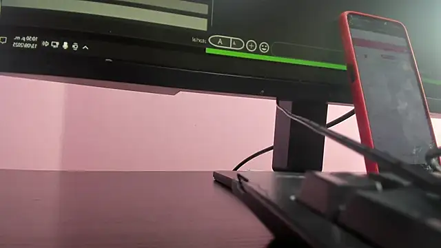 Snapshot of Sarah_Hornny chatting on September 2025 03:49:01 AM Sarah Hornny online show from September 2025 03:49:01 AM