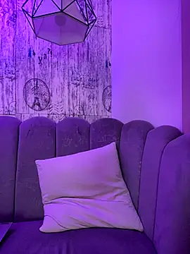 AbyThompson online show from October 2025 12:16:01 PM