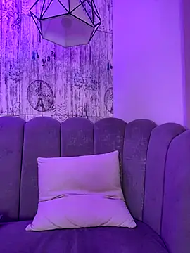 AbyThompson online show from October 2025 01:29:01 PM