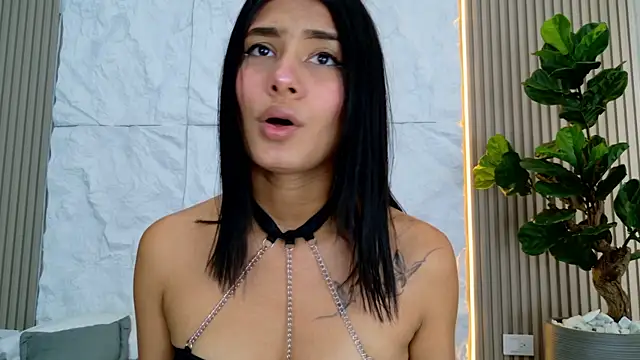 LaurenRodriiguez online show from June 2026 12:44:02 PM