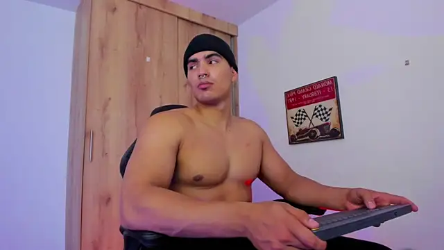 Snapshot of JamesGraay chatting on December 2024 05:42:01 AM JamesGraay online show from December 2024 05:42:01 AM