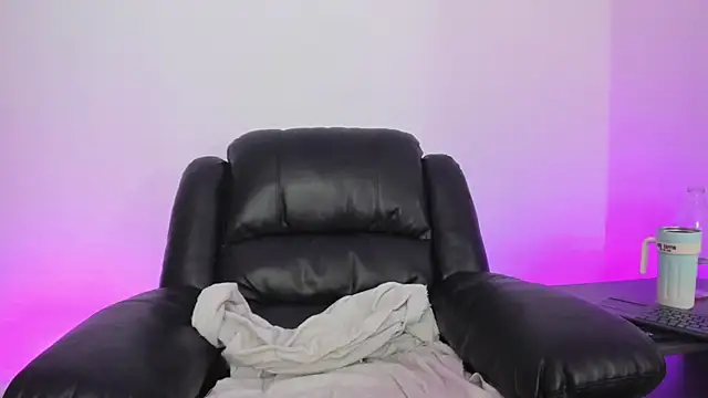 Snapshot of JamesGraay chatting on January 2025 10:28:02 AM JamesGraay online show from January 2025 10:28:02 AM