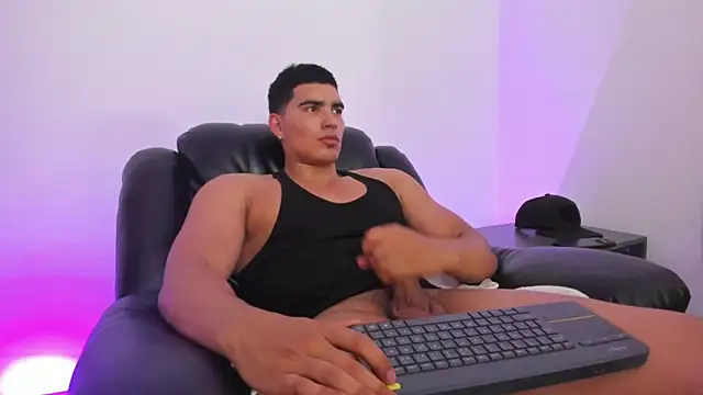 Snapshot of JamesGraay chatting on January 2025 09:13:02 AM JamesGraay online show from January 2025 09:13:02 AM