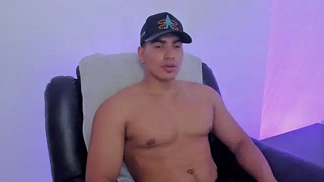 Snapshot of JamesGraay chatting on February 2025 04:14:01 PM JamesGraay online show from February 2025 04:14:01 PM