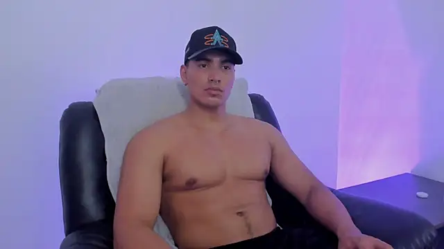 Snapshot of JamesGraay chatting on February 2025 07:16:01 PM JamesGraay online show from February 2025 07:16:01 PM