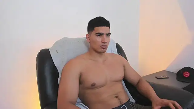 Snapshot of JamesGraay chatting on March 2025 05:53:02 PM JamesGraay online show from March 2025 05:53:02 PM