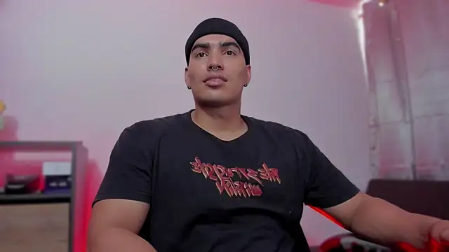 Snapshot of JamesGraay chatting on September 2025 12:09:02 PM JamesGraay online show from September 2025 12:09:02 PM