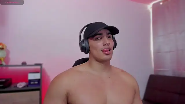 Snapshot of JamesGraay chatting on October 2025 11:52:02 AM JamesGraay online show from October 2025 11:52:02 AM