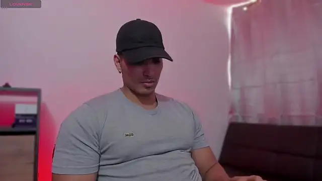 Snapshot of JamesGraay chatting on October 2025 07:11:01 PM JamesGraay online show from October 2025 07:11:01 PM