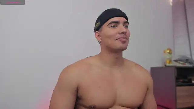 Snapshot of JamesGraay chatting on December 2025 06:48:01 PM JamesGraay online show from December 2025 06:48:01 PM