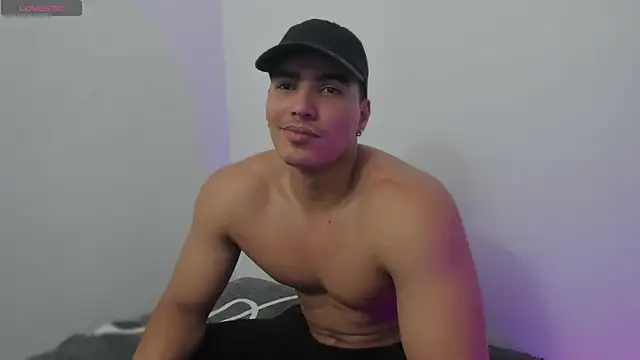 Snapshot of JamesGraay chatting on December 2025 07:53:02 PM JamesGraay online show from December 2025 07:53:02 PM