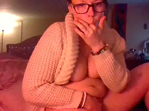 Snapshot of KatieBARBiE98 chatting on January 2025 06:45:02 AM KatieBARBiE98 online show from January 2025 06:45:02 AM