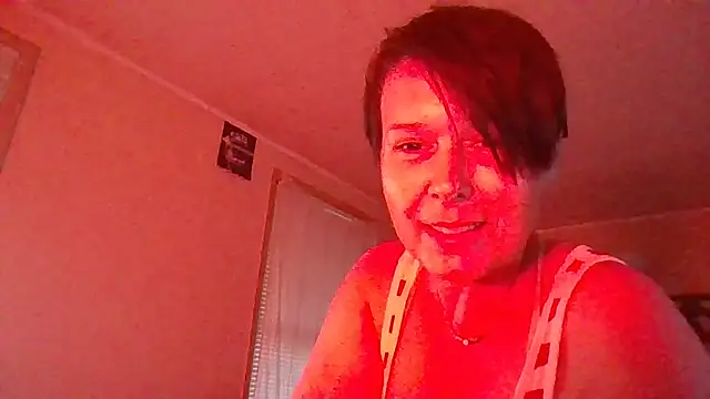 Snapshot of KatieBARBiE98 chatting on September 2025 10:47:01 PM KatieBARBiE98 online show from September 2025 10:47:01 PM