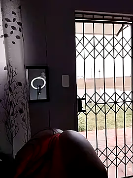 Snapshot of MelStar18xxx chatting on February 2026 07:51:01 AM MelStar18xxx online show from February 2026 07:51:01 AM