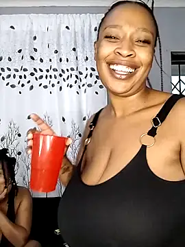 Snapshot of MelStar18xxx chatting on April 2026 04:16:01 AM MelStar18xxx online show from April 2026 04:16:01 AM