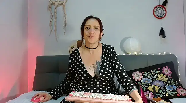 catalinamommyx online show from February 2025 03:45:02 AM