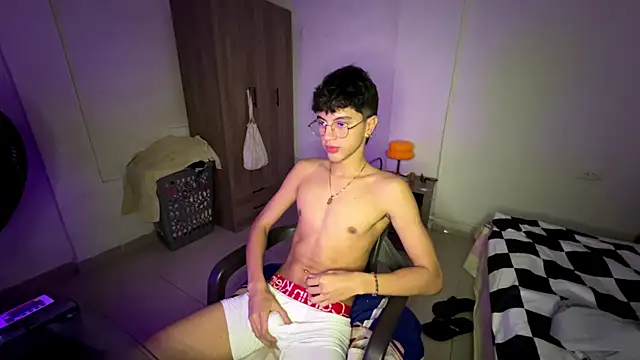 Angelligth online show from October 2025 04:46:02 AM